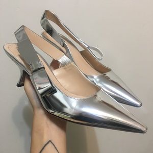 💿 Christian Dior Silver Sling Back Kitten Heels
